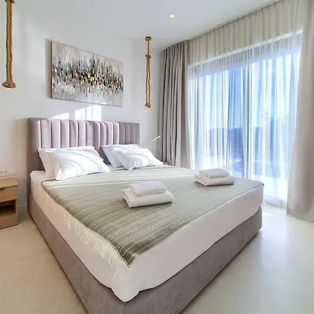 Jana With Private Pool *