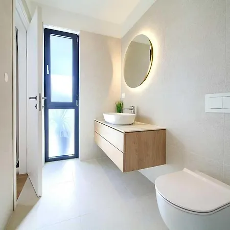 Jana With Private Pool Vila