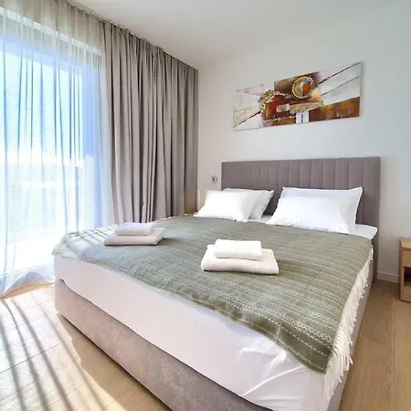 Jana With Private Pool