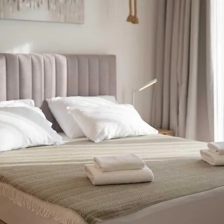 Jana With Private Pool Linardici