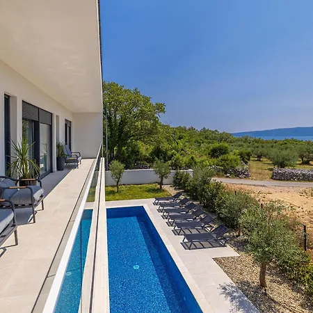 Jana With Private Pool Vila