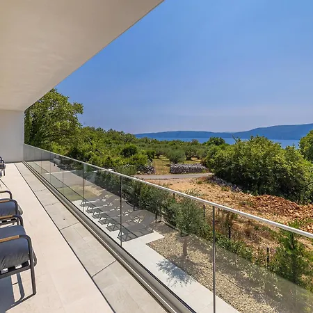 Jana With Private Pool Vila Linardici