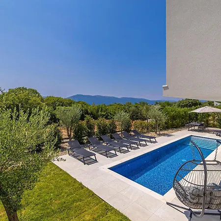 Jana With Private Pool