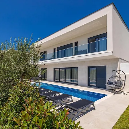 Jana With Private Pool * Linardici