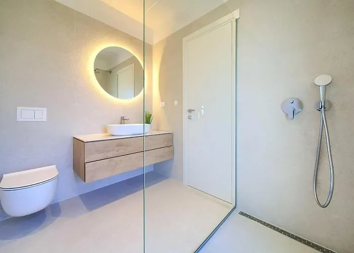 Villa Jana With Private Pool Linardici