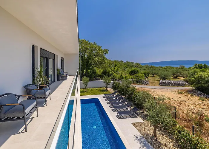Jana With Private Pool Villa
