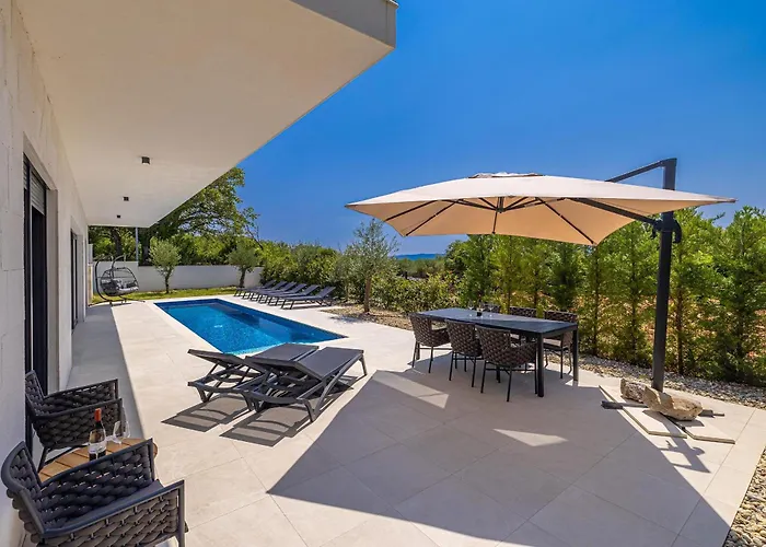 Jana With Private Pool *