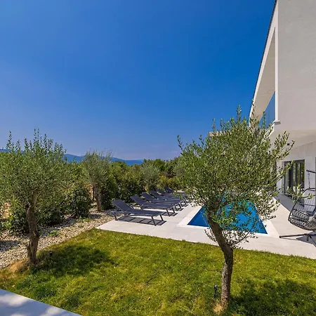 Willa Jana With Private Pool